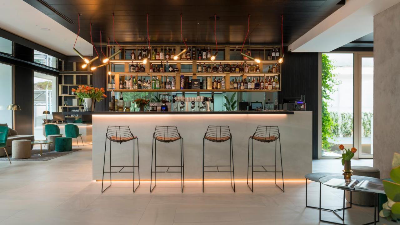 We Me Suite Hotel Riccione Extérieur photo