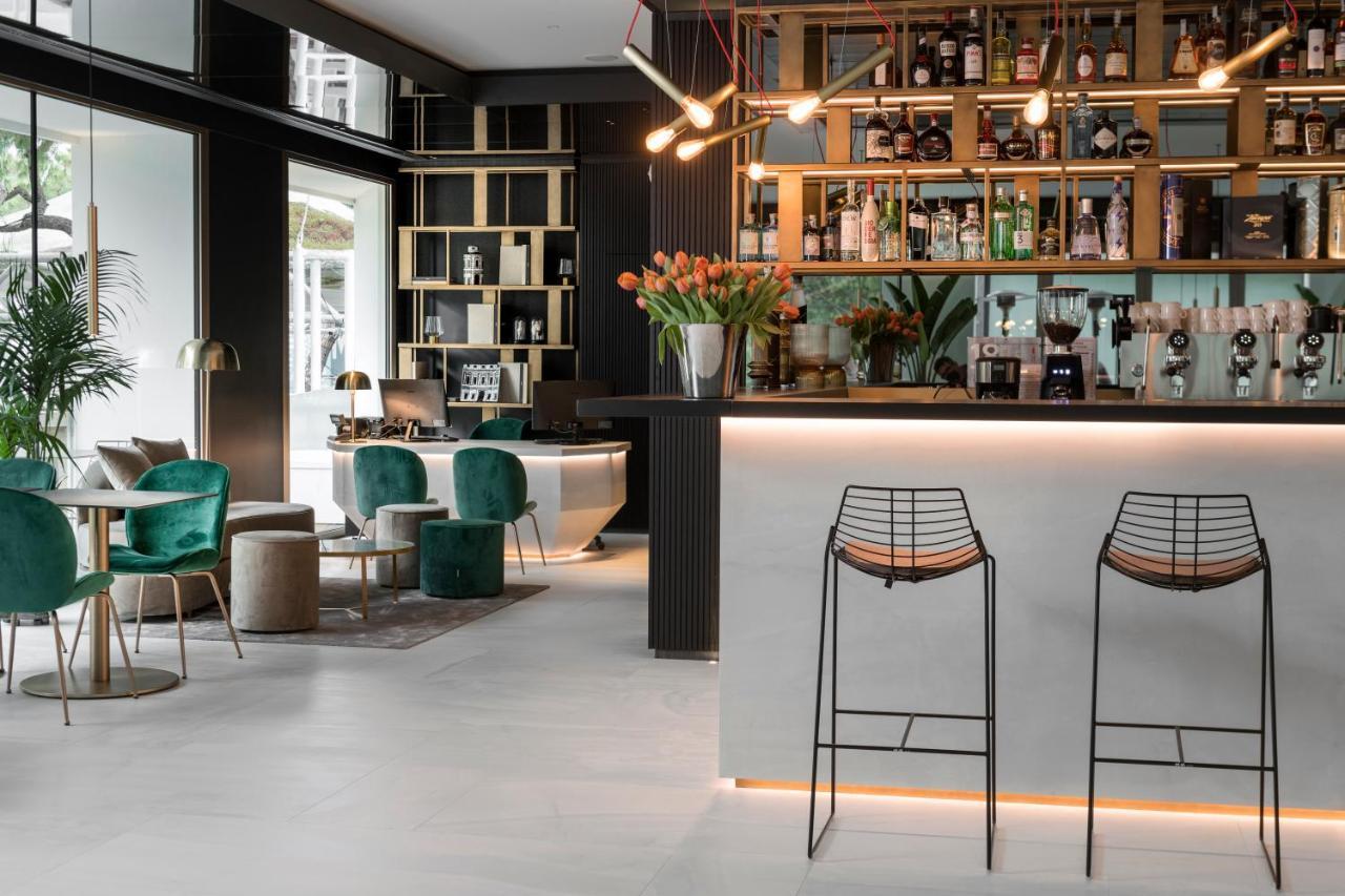 We Me Suite Hotel Riccione Extérieur photo